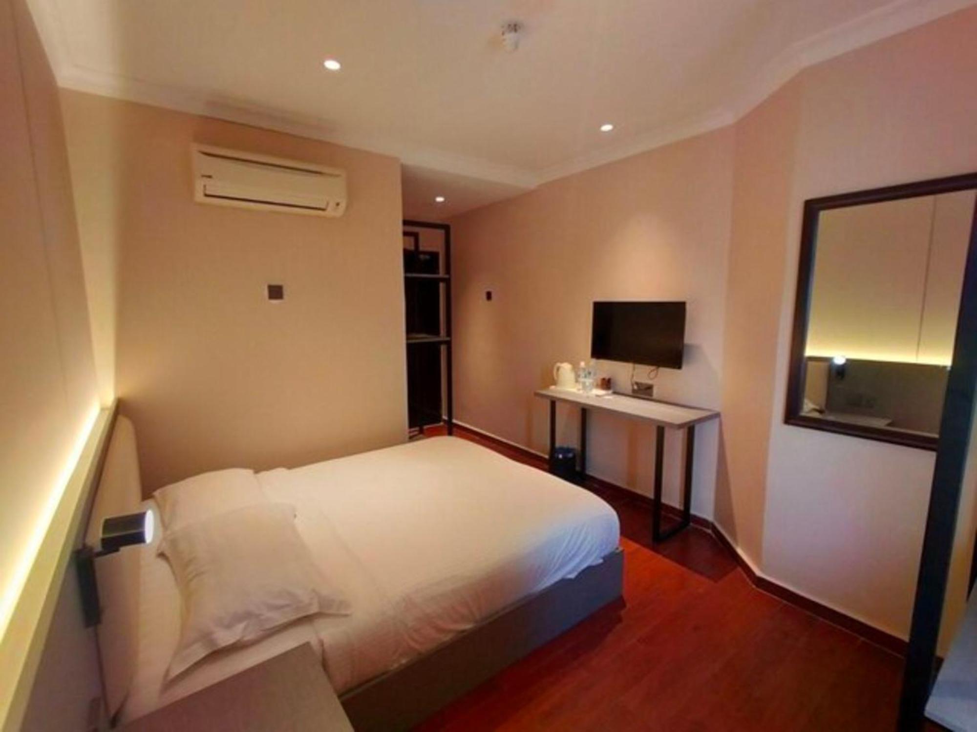 Super Oyo 998 Queen City Hotel George Town Exterior photo